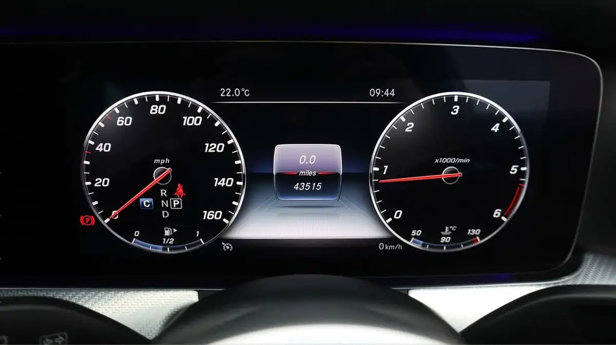 2019-mercedes-benz-e-class-20d-e220d-se-ss-estate-5d-big-10