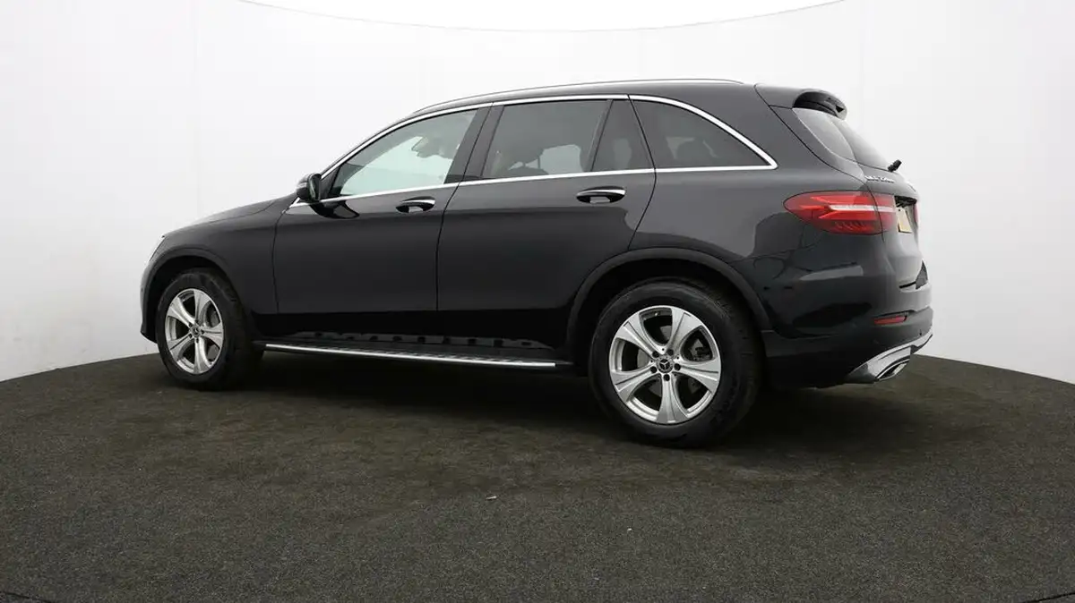 2017-mercedes-benz-glc-class-21d-glc220d-sport-premiumss-station-wagon-5d-big-64