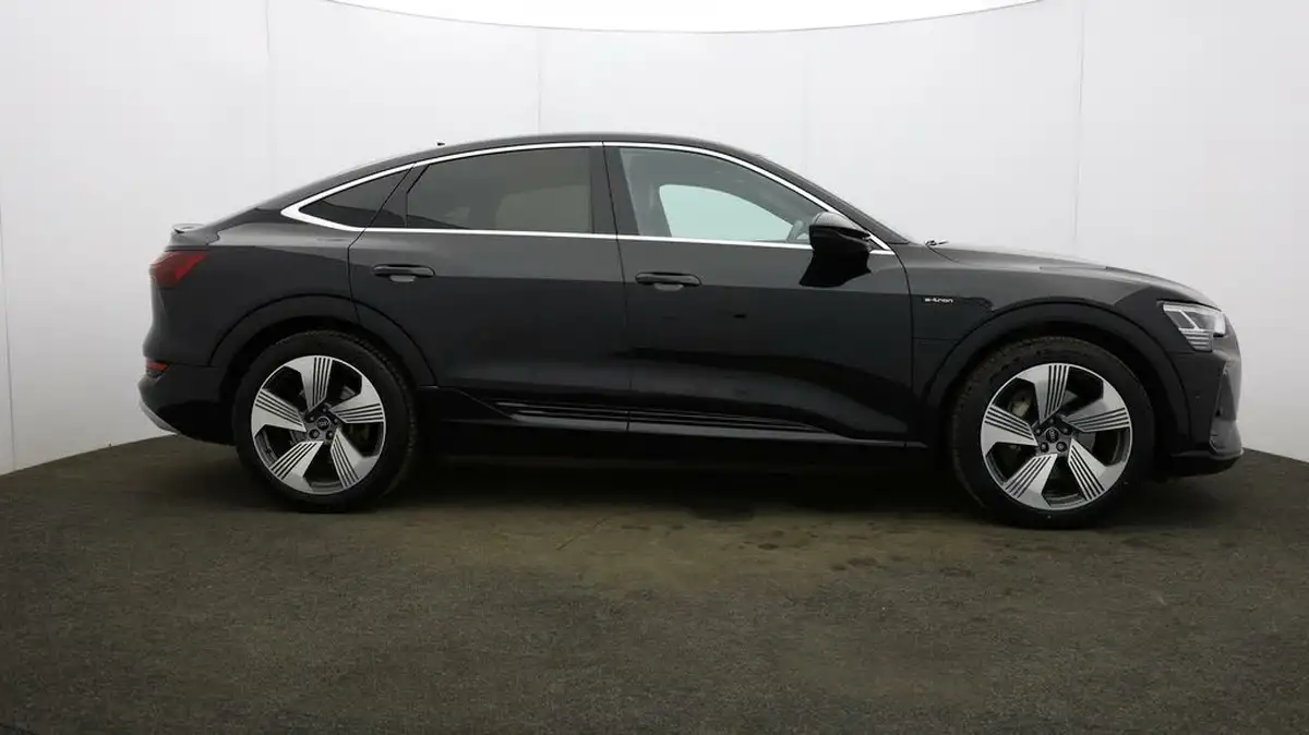 2021-audi-e-tron-50e-s-line-sportback-big-44