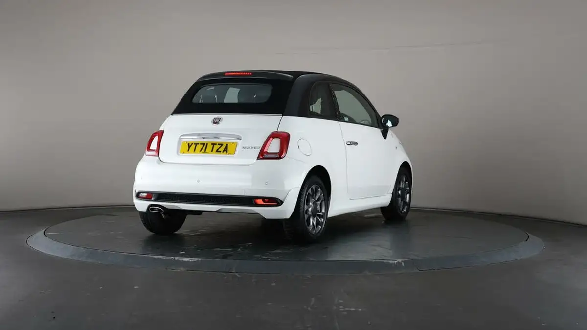 2021-fiat-500c-10-hey-google-big-59