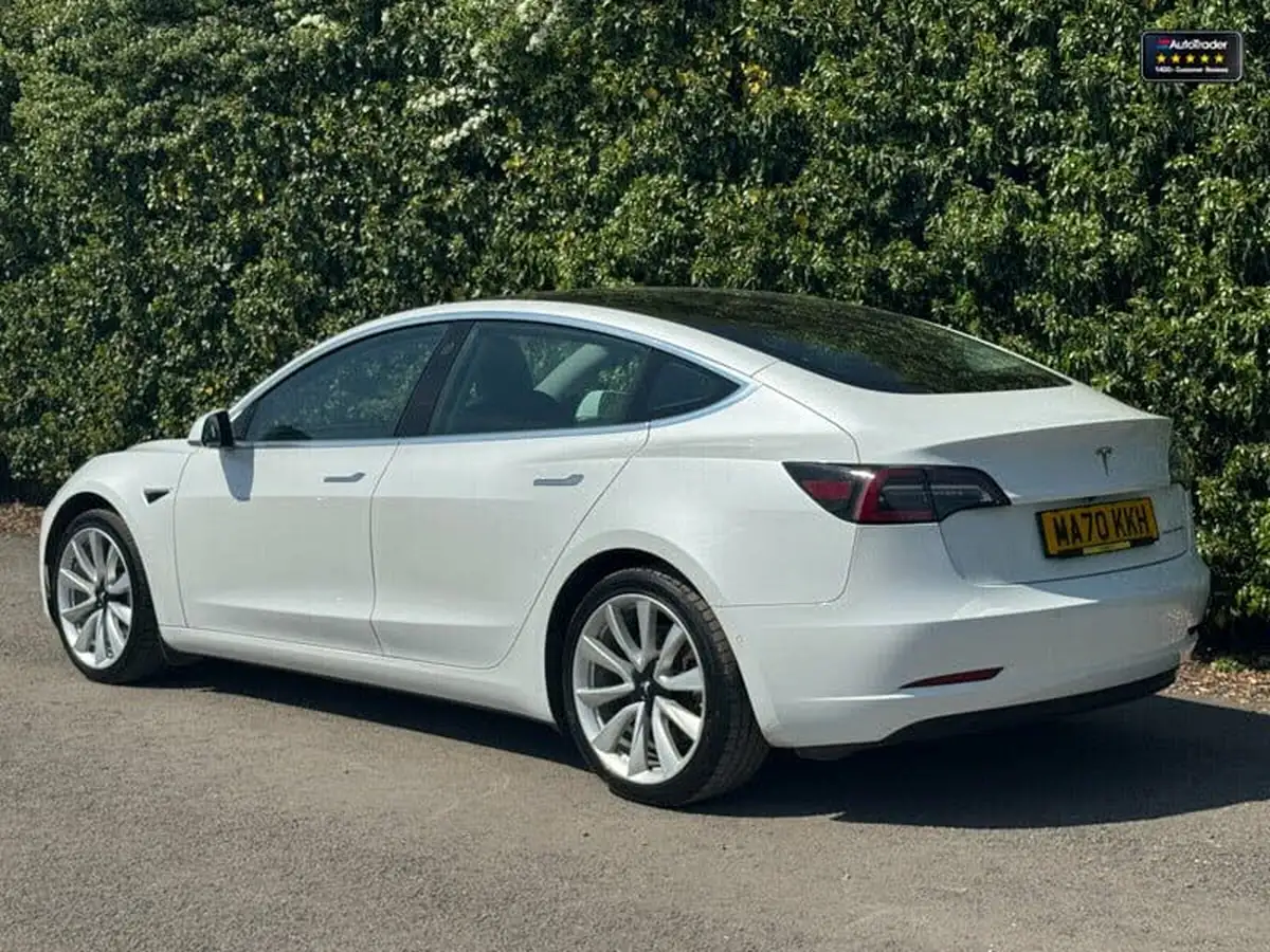 2020-tesla-model-3-e-long-range-big-35
