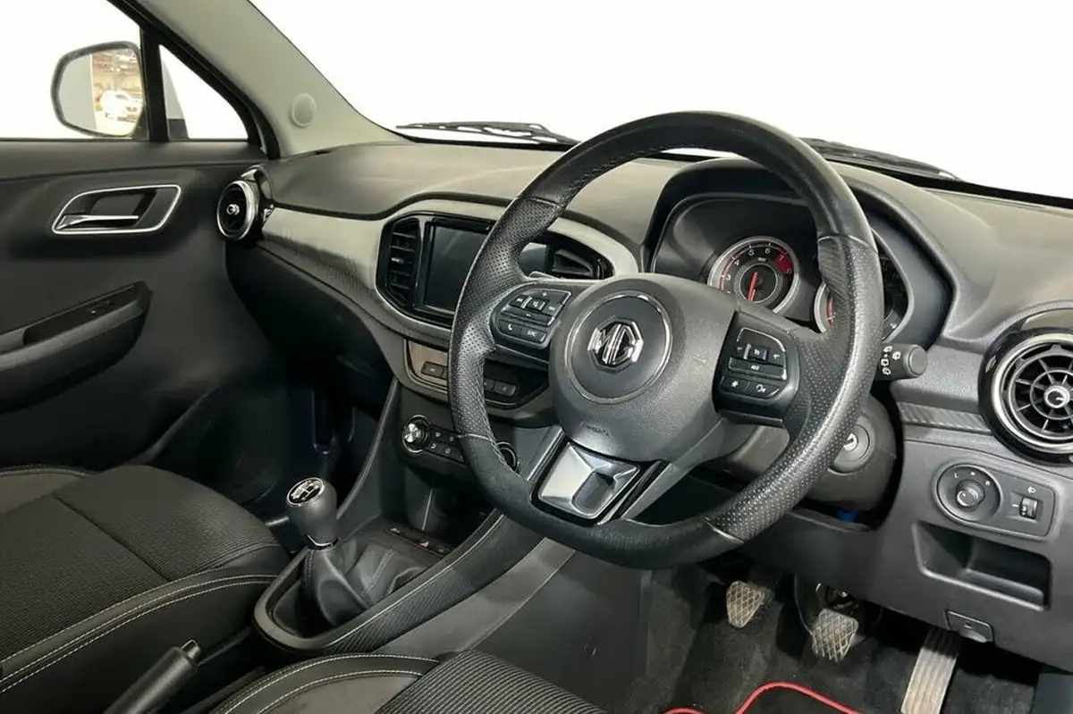 2022-mg-mg3-15-vti-tech-exclusive-nav-big-6