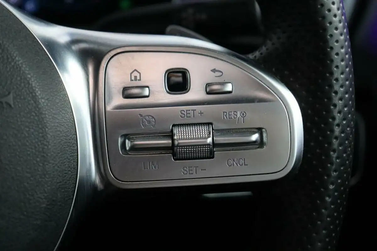 2019-mercedes-benz-cla-13-cla-200-amg-line-premium-plus-coupe-4d-7g-dct-big-25