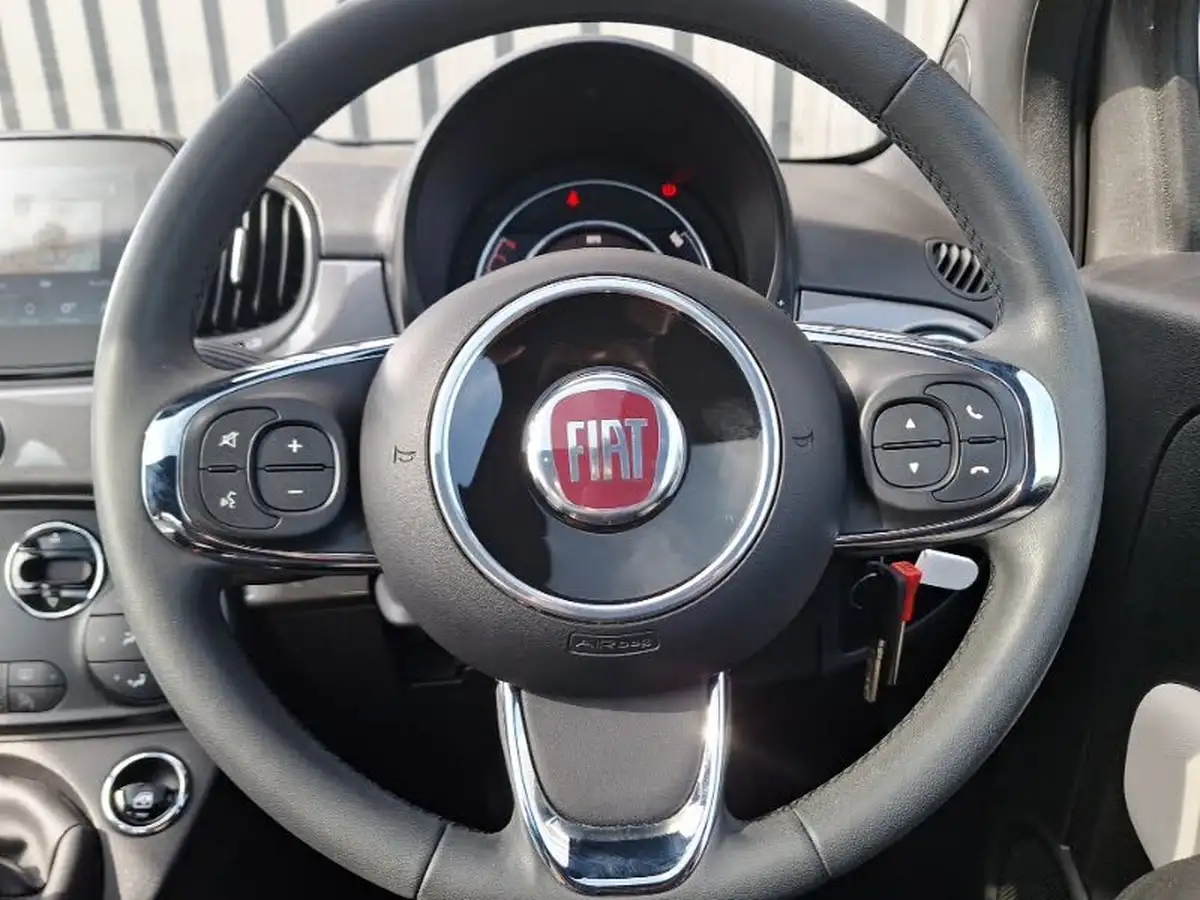2021-fiat-500-10-dolcevita-big-9