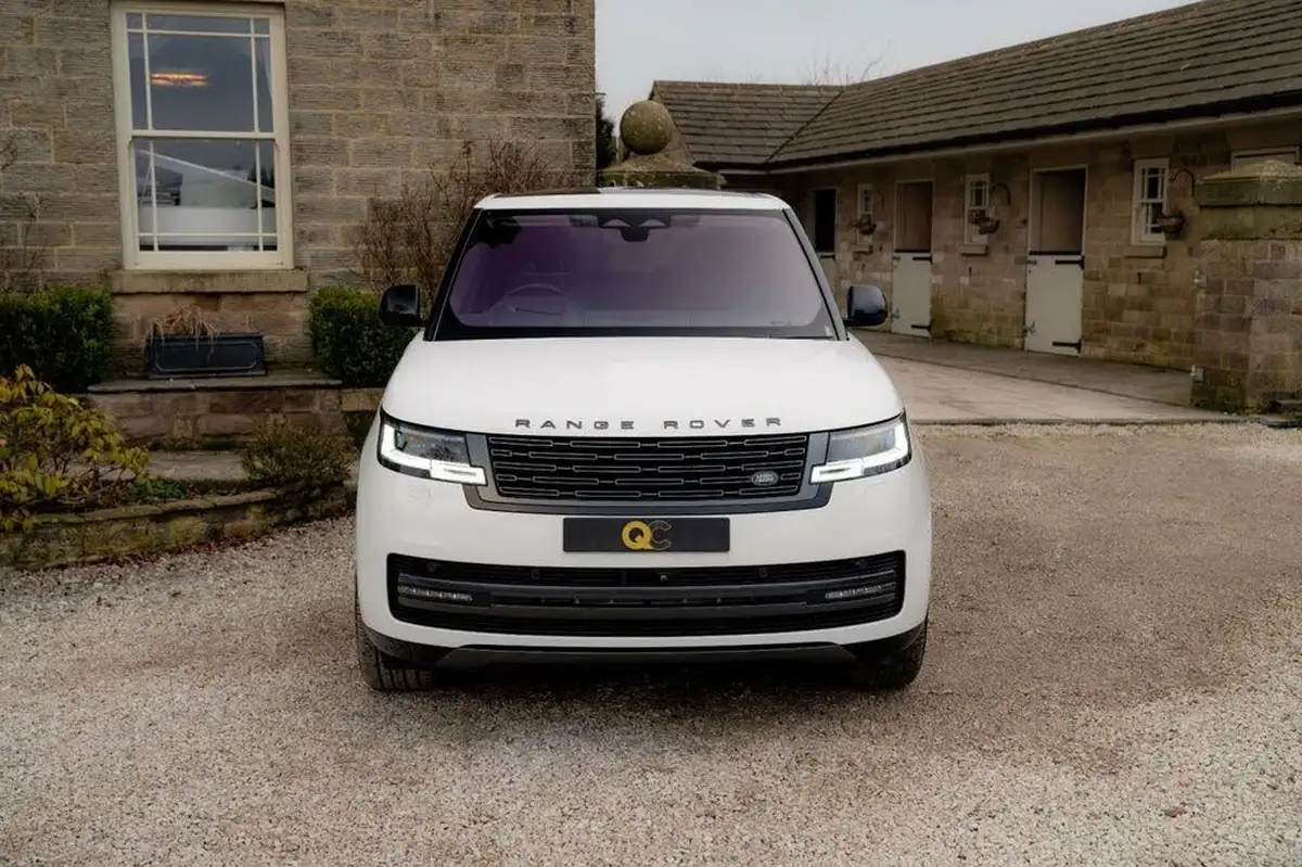 2023-land-rover-range-rover-30-p400-autobiography-big-12