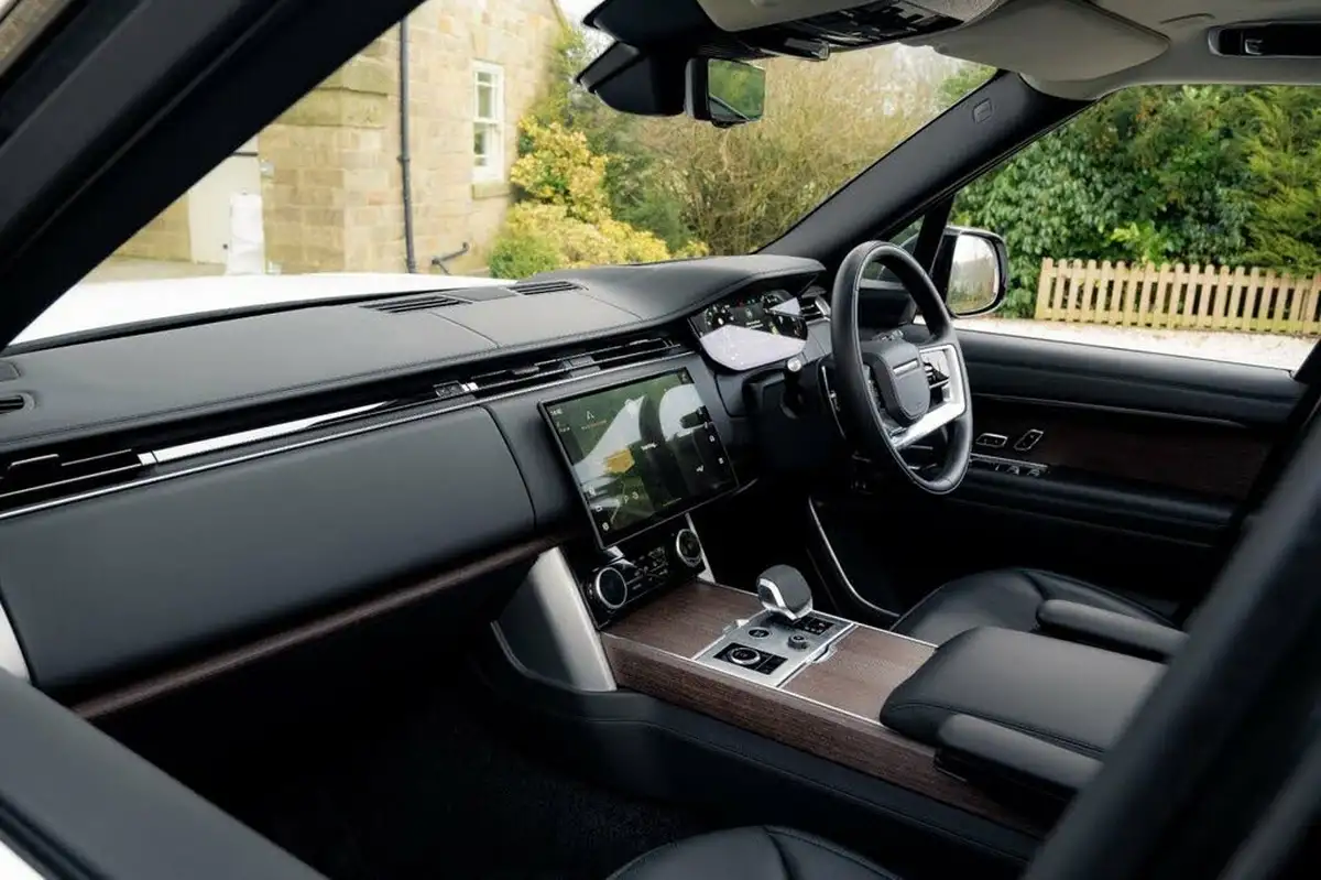 2023-land-rover-range-rover-30-p400-autobiography-big-36