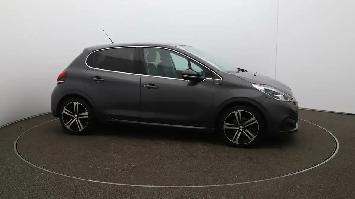 2019-peugeot-208-12-puretech-gt-line-110bhp-big-40