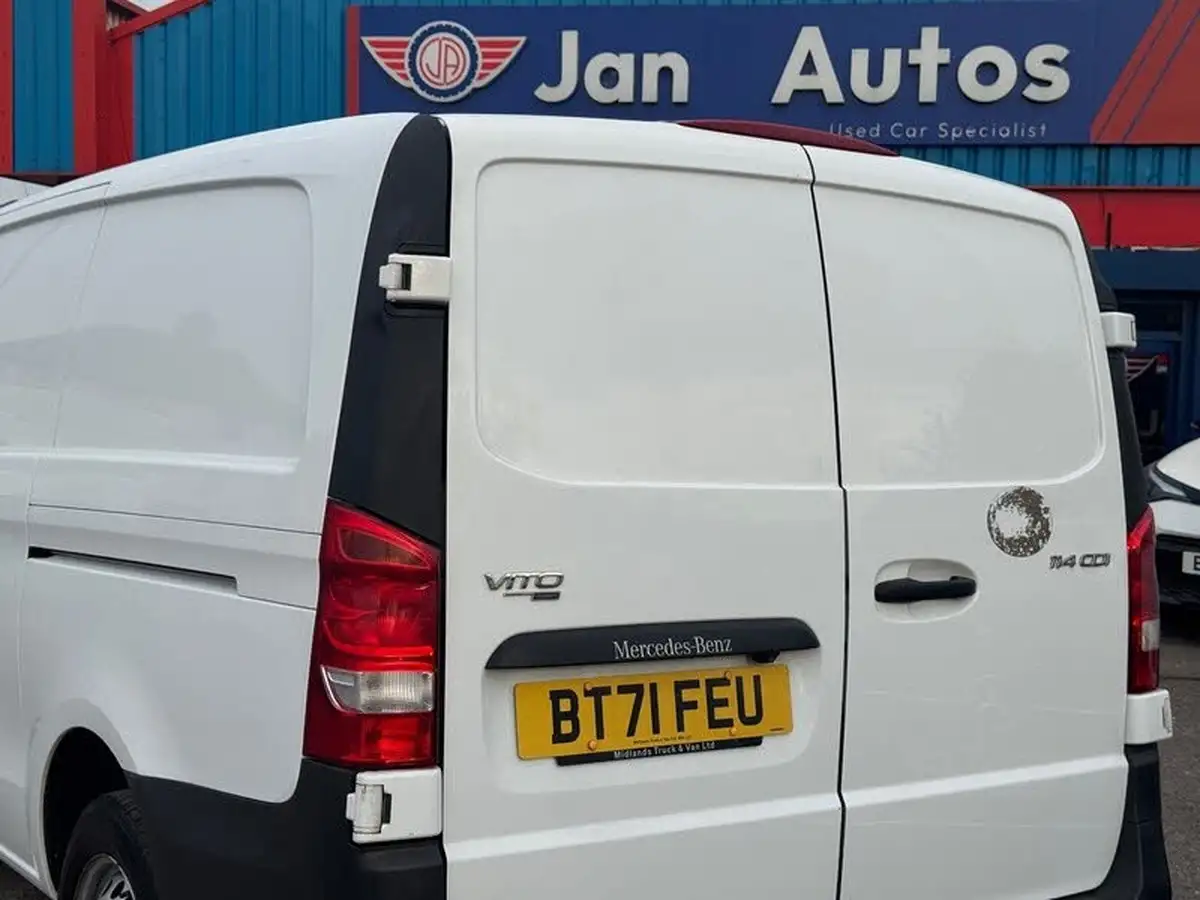 2021-mercedes-benz-vito-20cdi-114-progressive-l2-134bhpeu6dt-panel-1749cc-9g-tronic-big-21