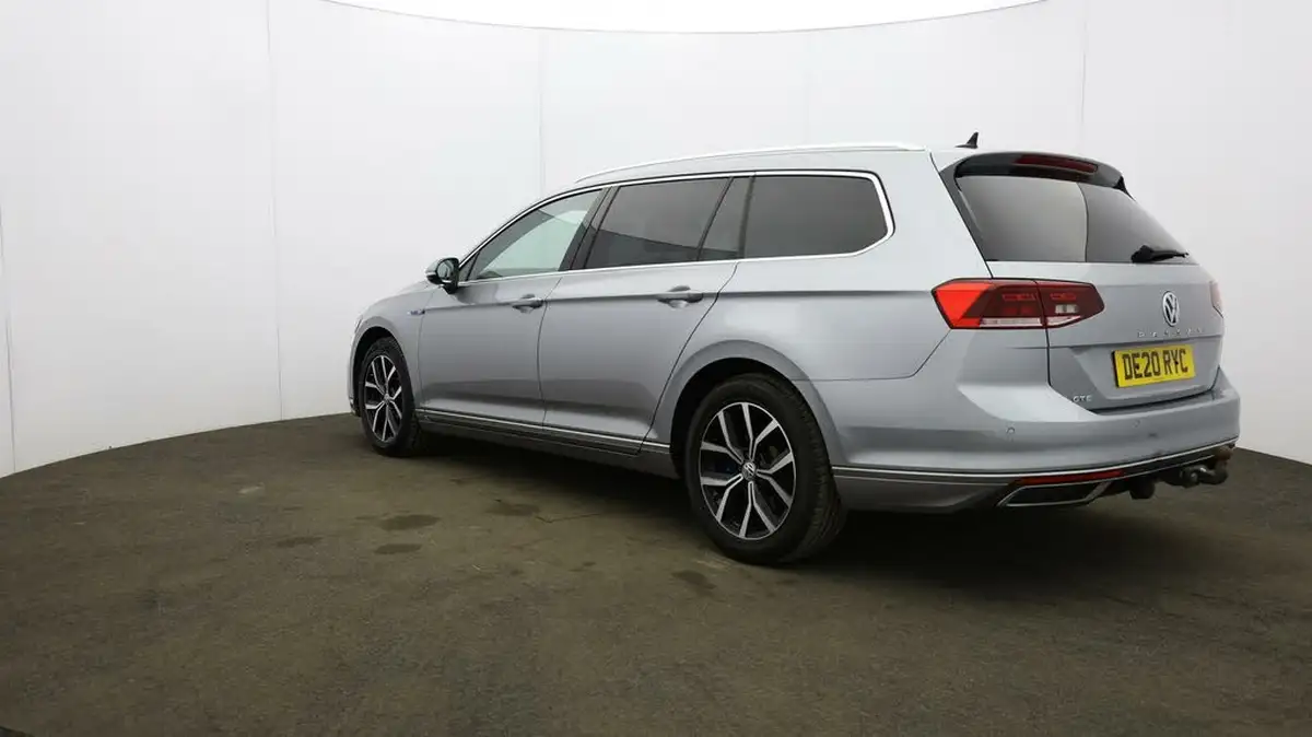 2020-volkswagen-passat-14-tsi-gte-estate-5d-big-46