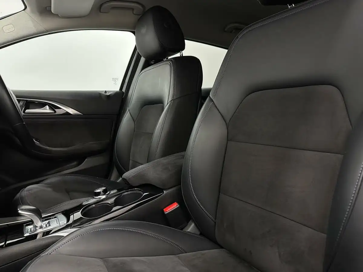 2017-infiniti-q30-22d-business-executive-big-30