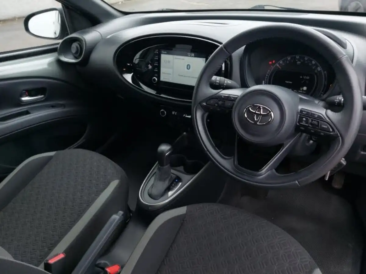2022-toyota-aygo-x-10-vvt-i-edge-cvt-big-11