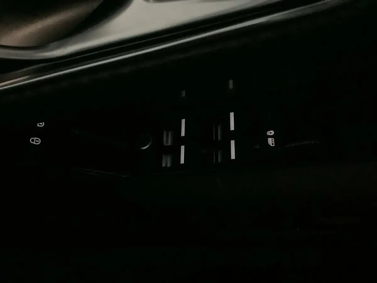 2019-land-rover-range-rover-velar-20-d180-no-trim-big-19