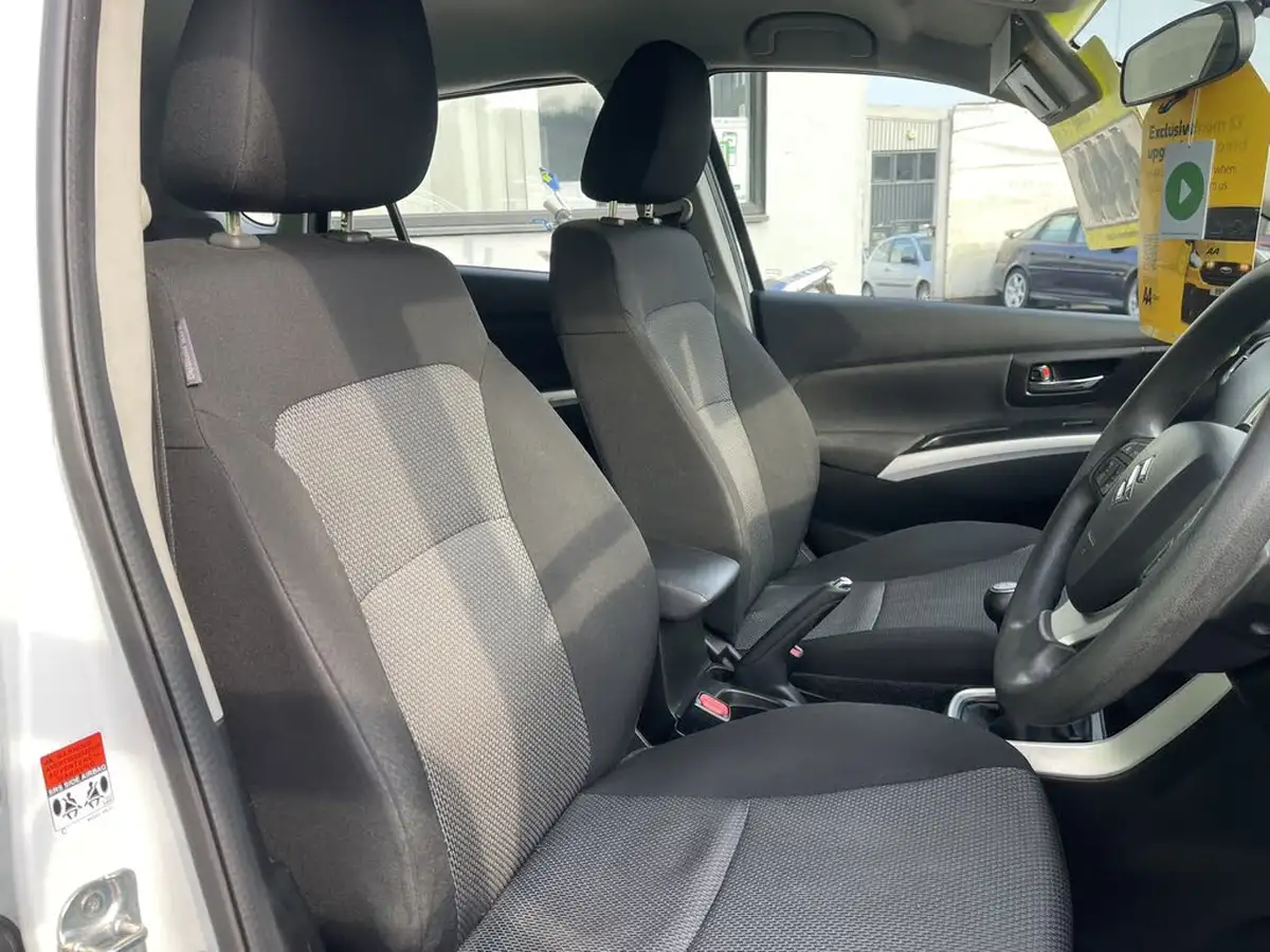 2015-suzuki-s-cross-16-sz3-big-9