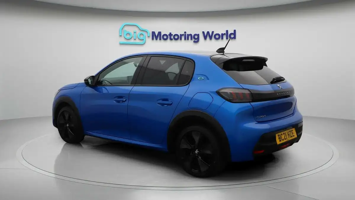 2021-peugeot-208-e-gt-50kwh-big-5