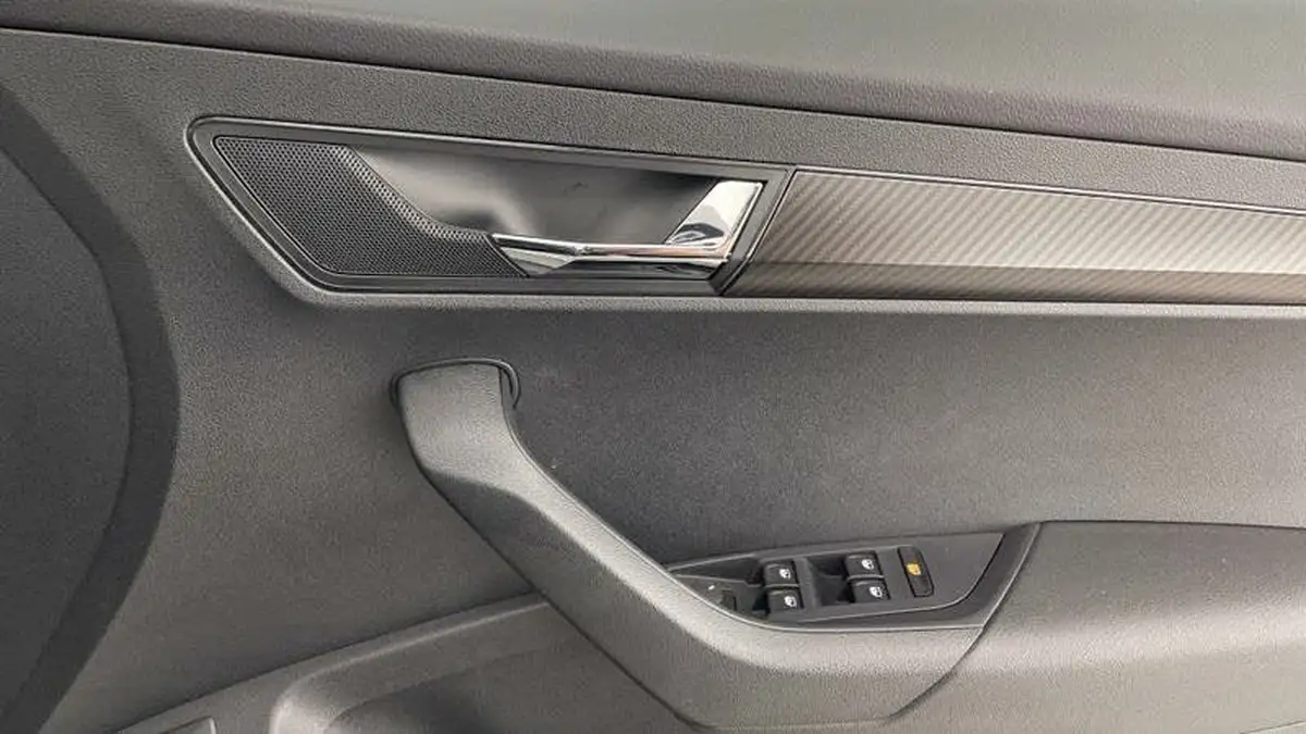 2023-skoda-karoq-15-tsi-sportline-dsg-big-18
