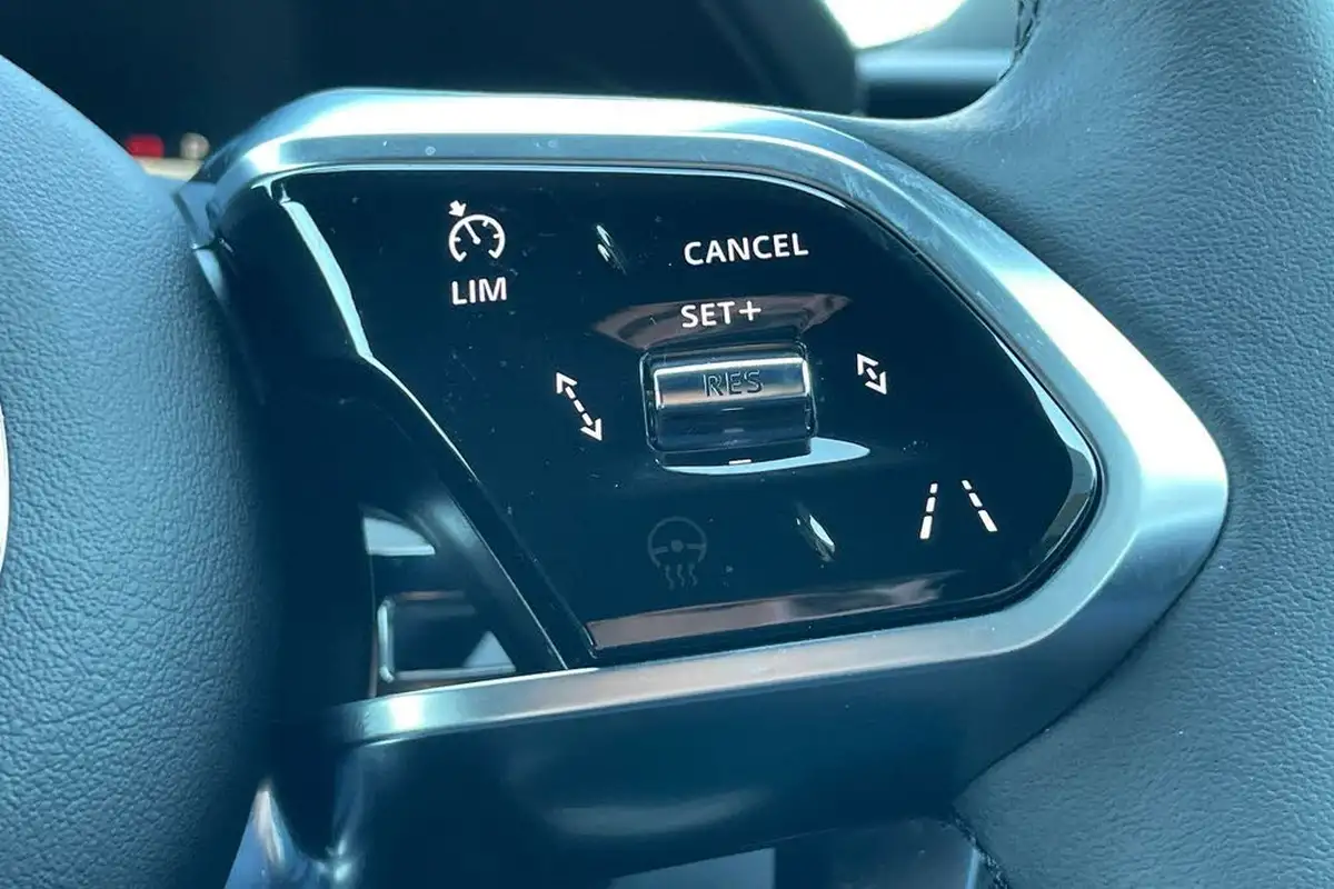 2023-jaguar-xe-20-p250-r-dynamic-hse-black-big-26