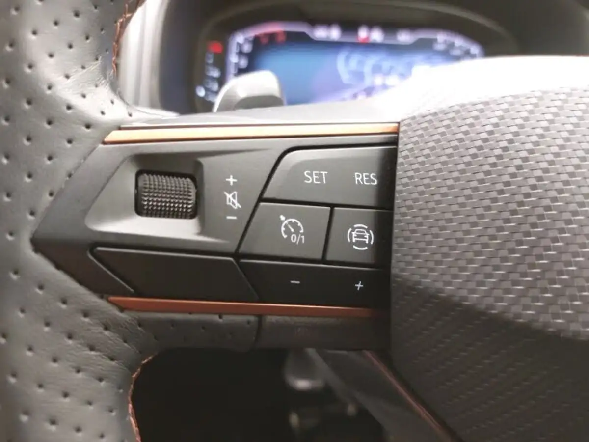 2024-cupra-ateca-15-ecotsi-v2-big-17