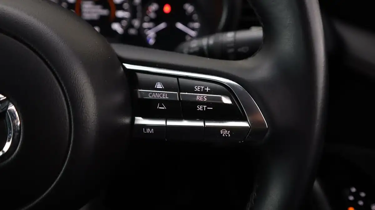 2022-mazda-mazda3-20-se-l-lux-122ps-hatchback-5d-auto-big-22