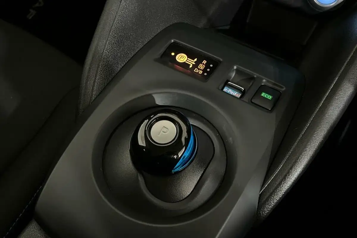2022-nissan-leaf-e-acenta-big-28