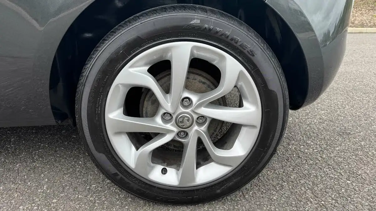 2018-vauxhall-corsa-14i-sport-75ps-3d-big-10