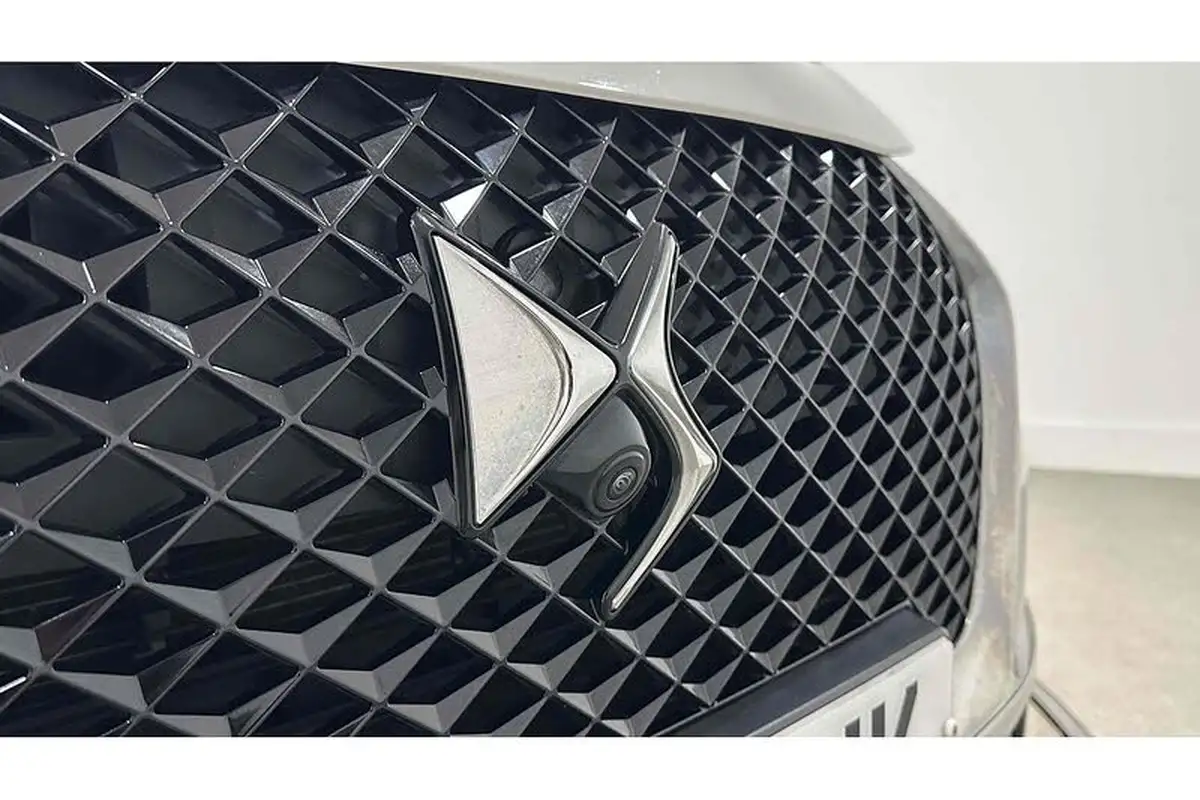 2020-ds-ds-7-crossback-e-tense-ultra-prestige-300ps-4x4-big-12
