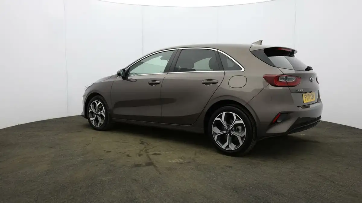 2021-kia-ceed-15-t-gdi-3-hatchback-big-56