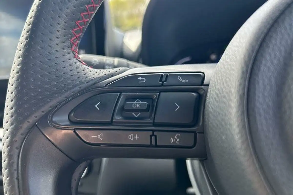 2023-toyota-yaris-cross-15-vvt-i-gr-sport-big-27