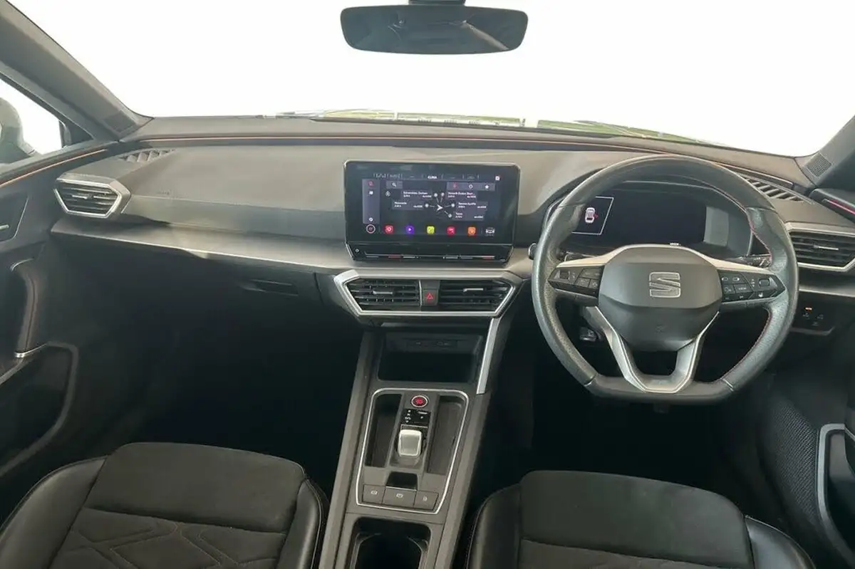 2022-seat-leon-big-9