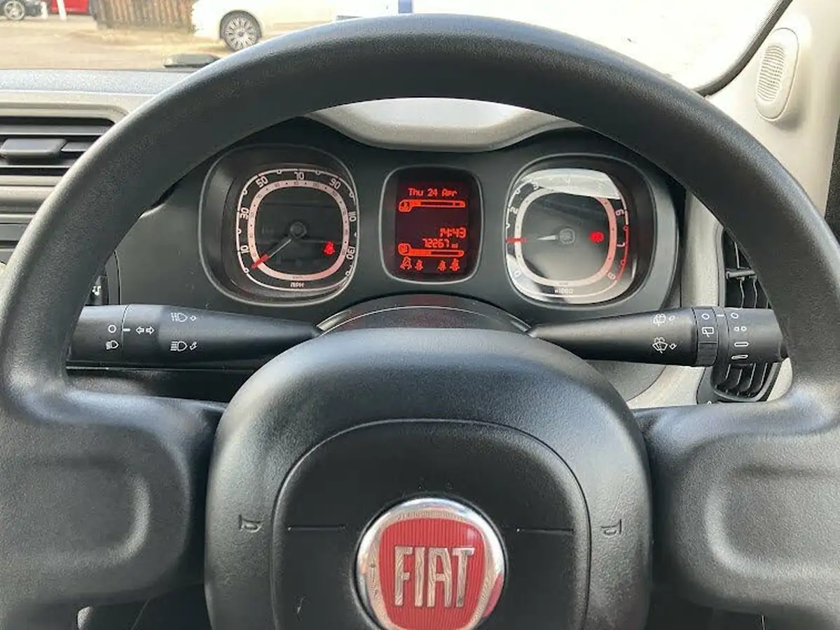 2013-fiat-panda-12-easy-big-21