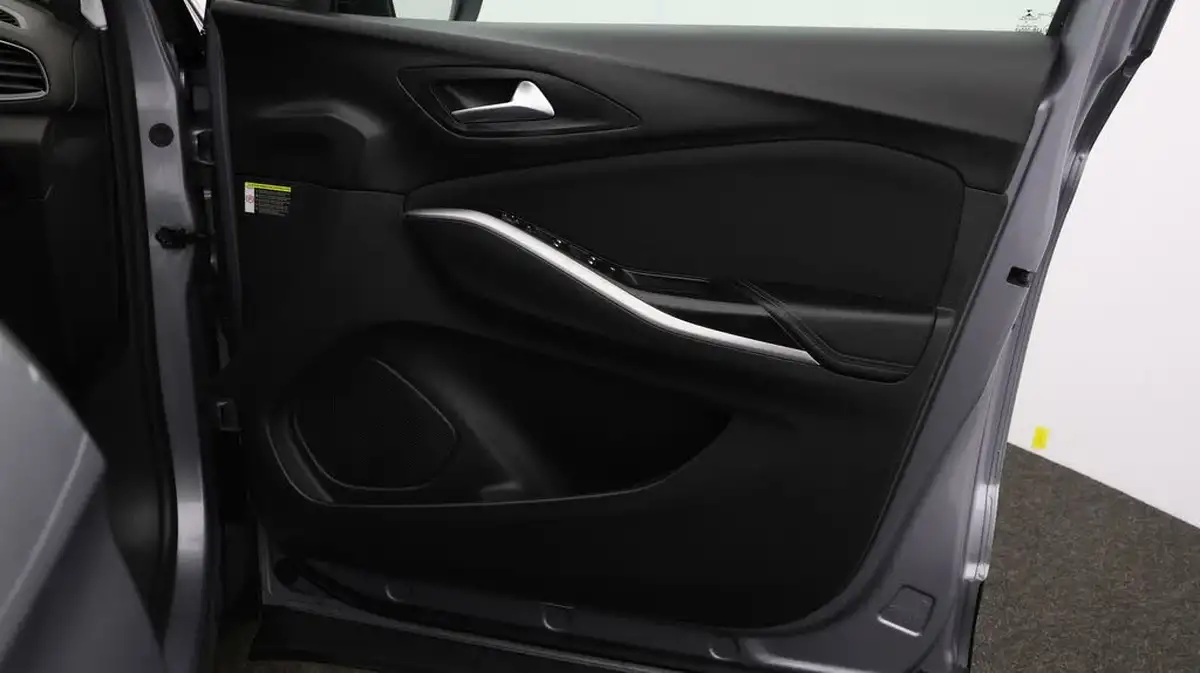2020-vauxhall-grandland-x-12-se-big-22