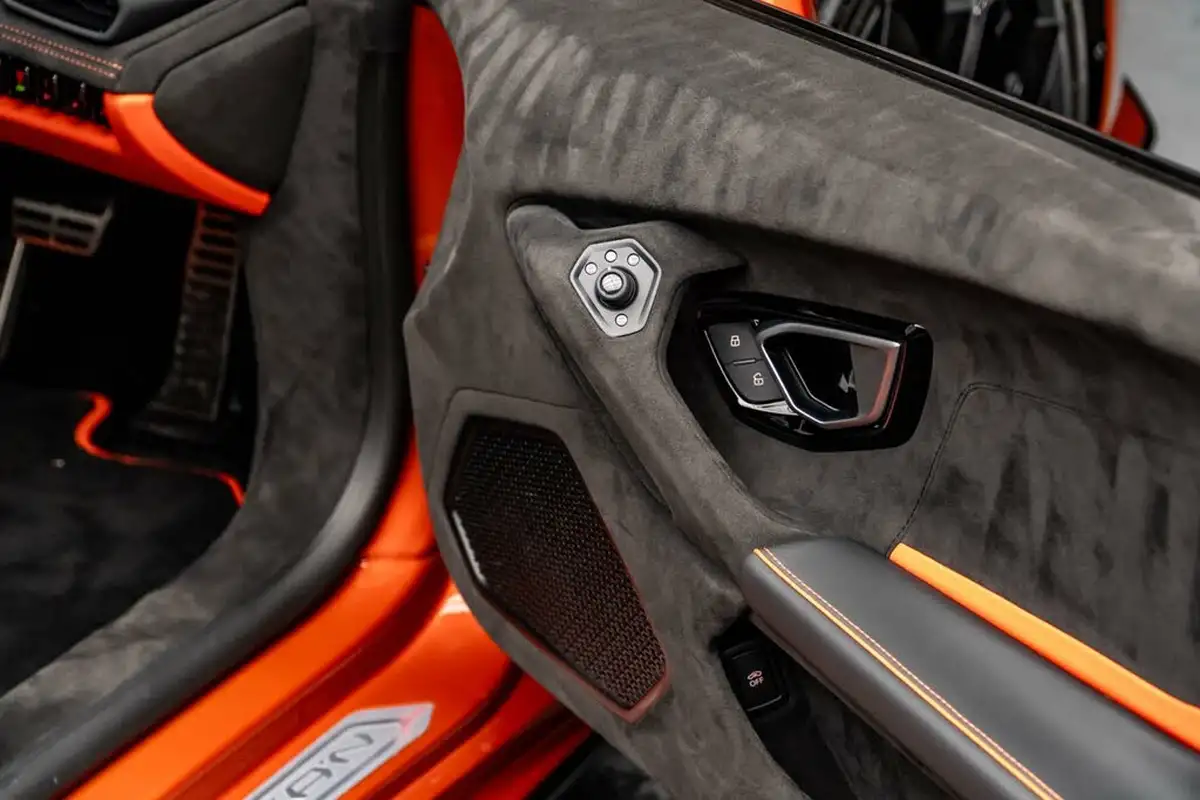 2023-lamborghini-huracan-52-tecnica-big-37