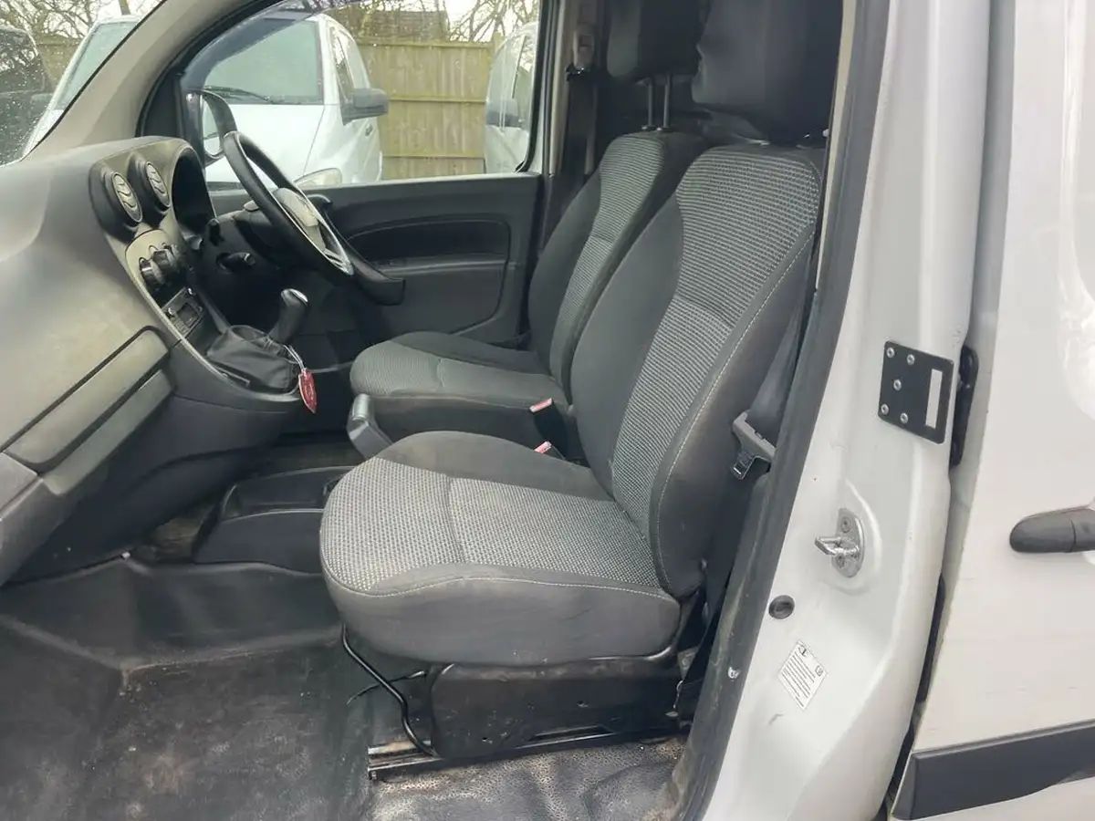 2014-mercedes-benz-citan-15-cdi-109-compact-panel-van-big-15