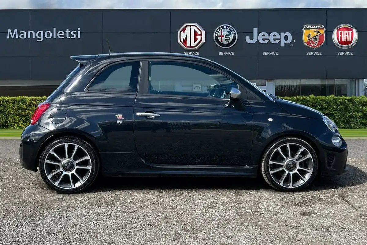 2021-abarth-595-14-tjet-turismo-big-3