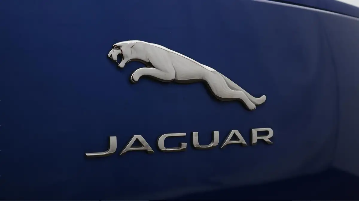 2022-jaguar-i-pace-ev400-hse-big-21