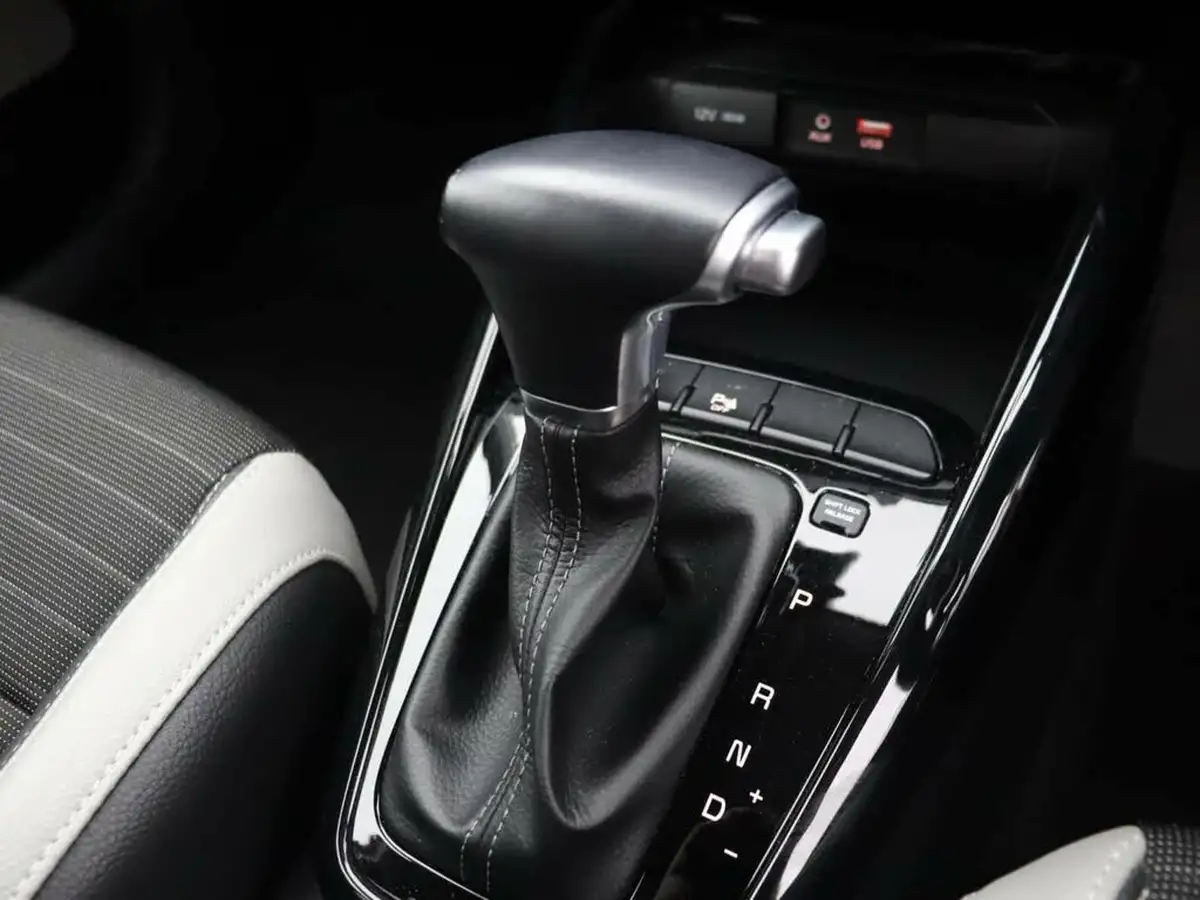2019-kia-stonic-10-t-gdi-3-dct-big-18