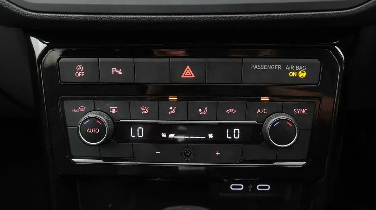 2021-volkswagen-t-cross-15-tsi-r-line-big-12