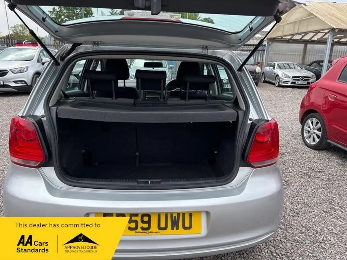 2010-volkswagen-polo-14-se-85ps-5d-big-16