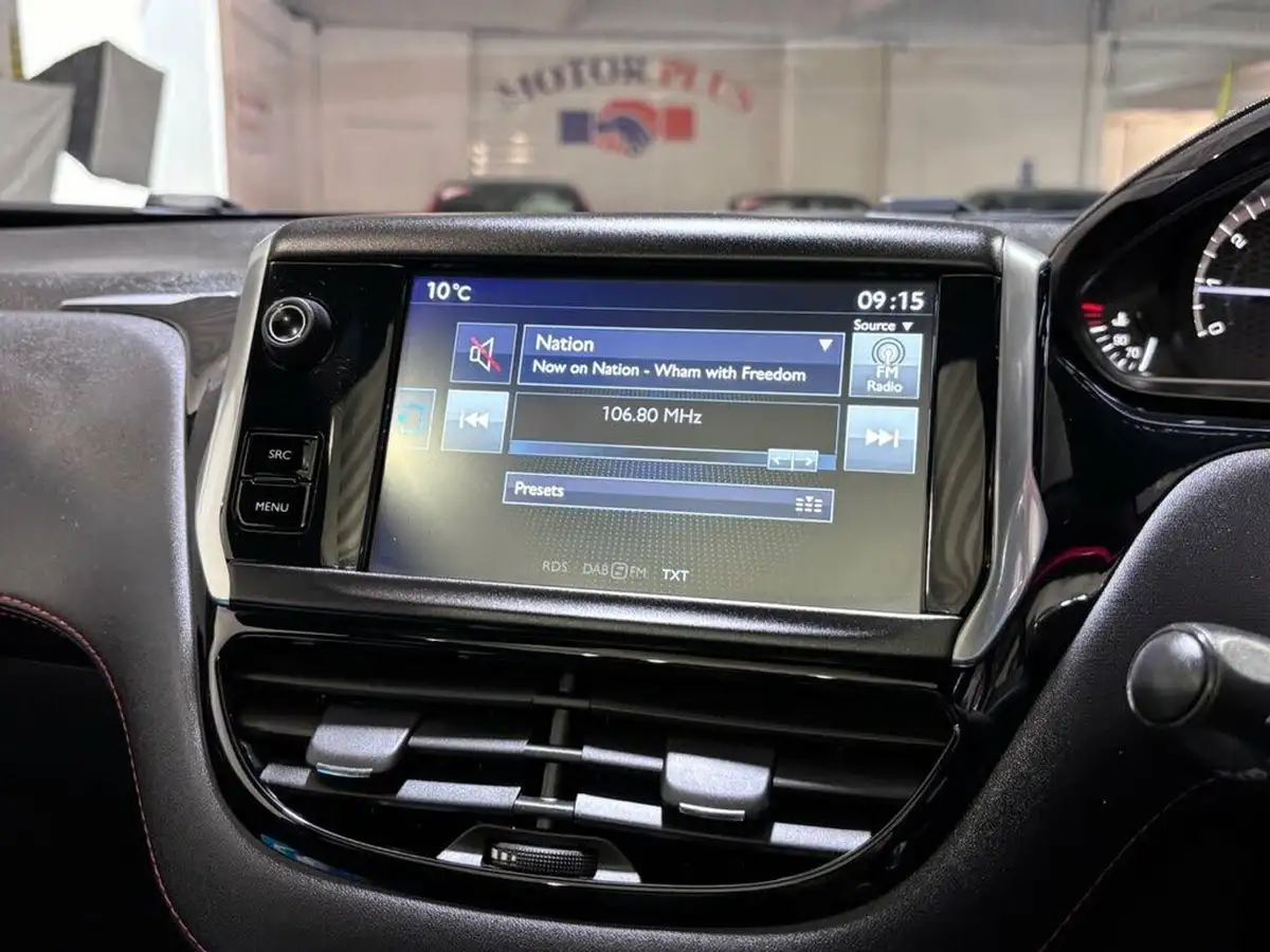 2016-peugeot-208-16-thp-gti-prestige-big-22