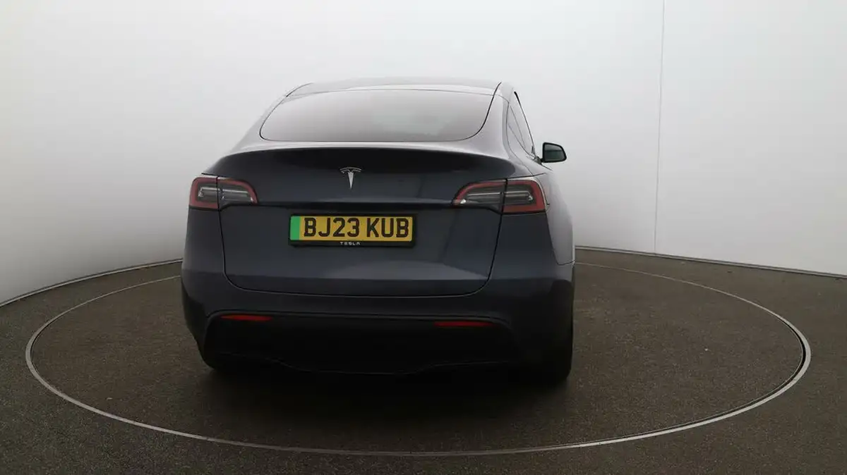 2023-tesla-model-y-e-rwd-big-48