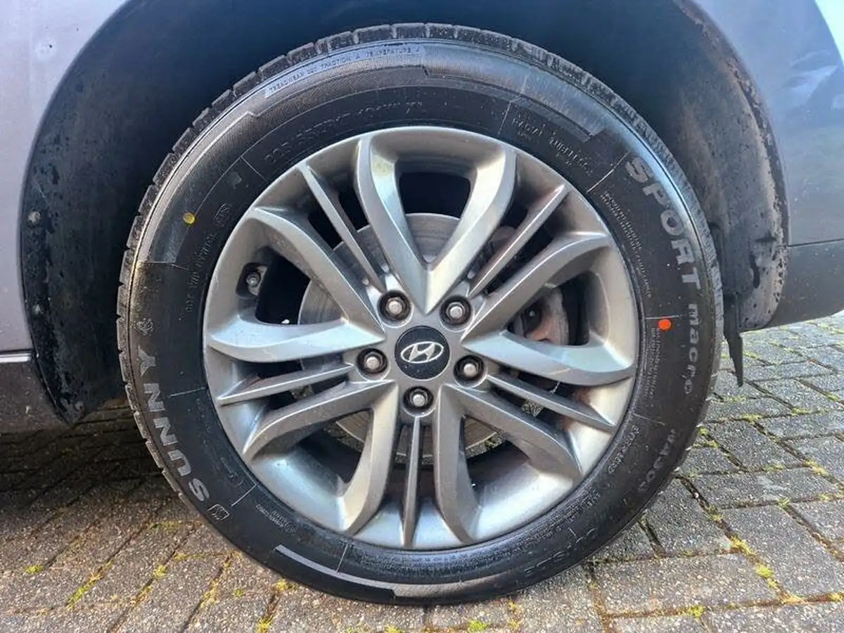 2015-hyundai-ix35-17td-se-nav-big-41