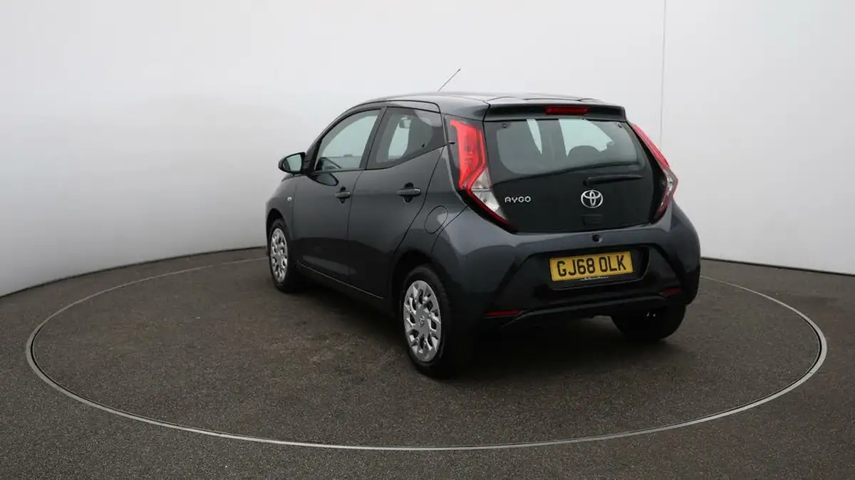 2018-toyota-aygo-10-vvt-i-x-play-71bhp-5d-big-52