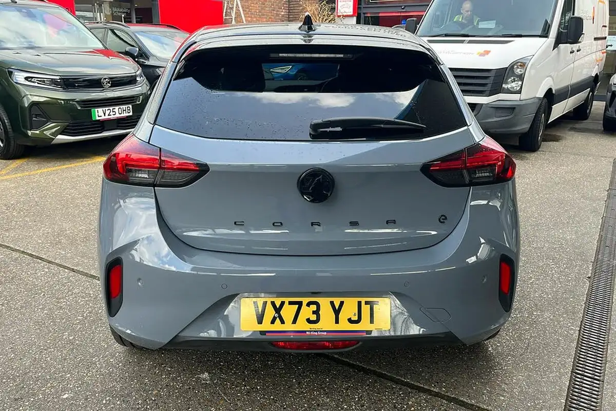 2024-vauxhall-corsa-e-ultimate-electric-156ps-51kwh-long-range-big-6