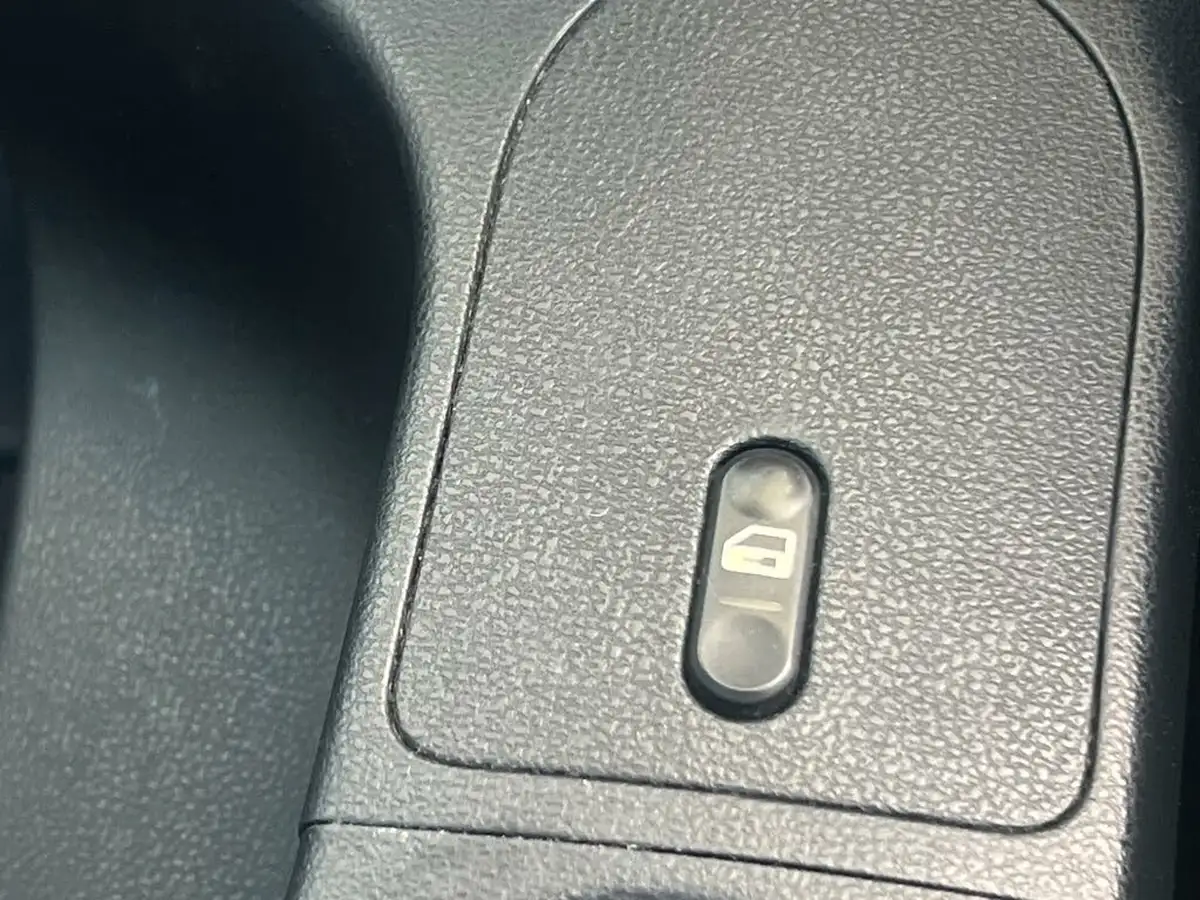 2008-nissan-qashqai-16-acenta-big-36