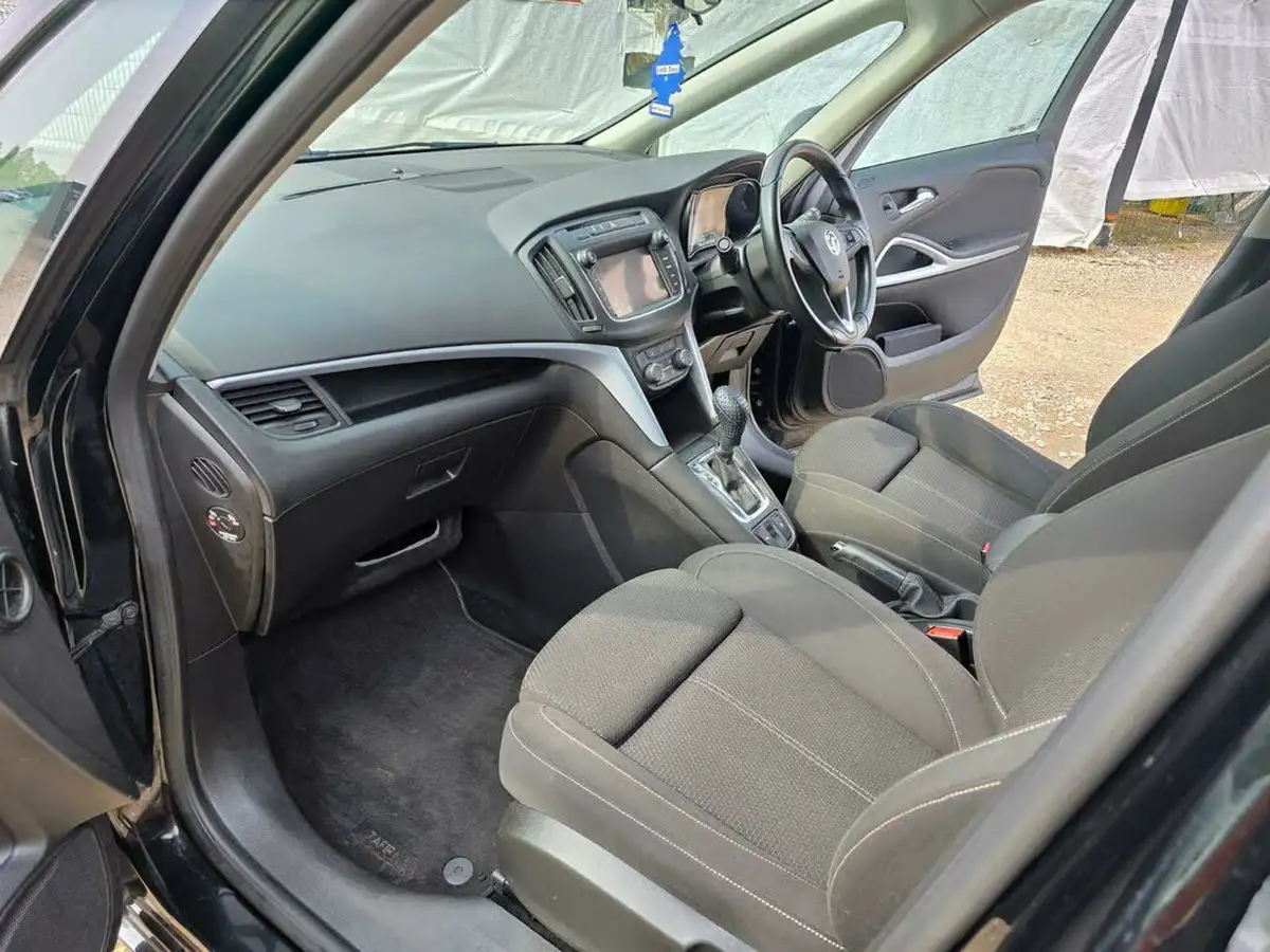2017-vauxhall-zafira-tourer-14i-16v-turbo-sri-nav-leather-pk-auto-big-43