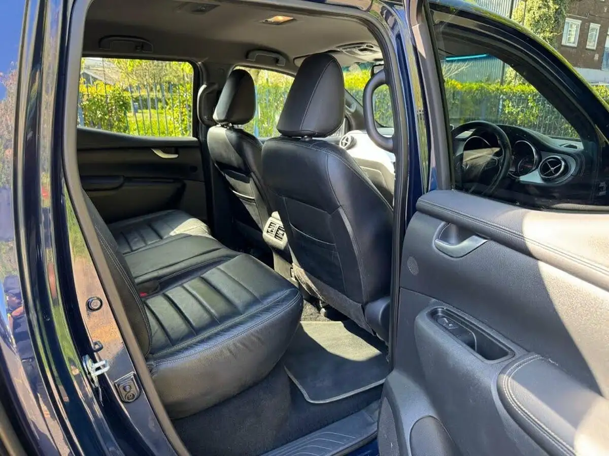 2019-mercedes-benz-x-class-23td-250-power-big-29