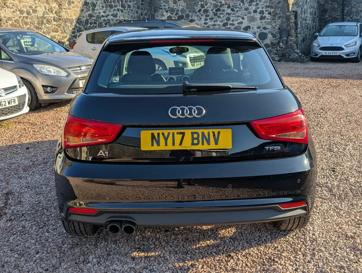 2017-audi-a1-14-tfsi-sport-hatchback-3d-big-16