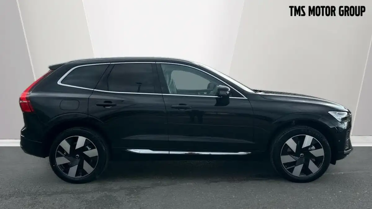 2025-volvo-xc60-20-t8-ultra-dark-big-2