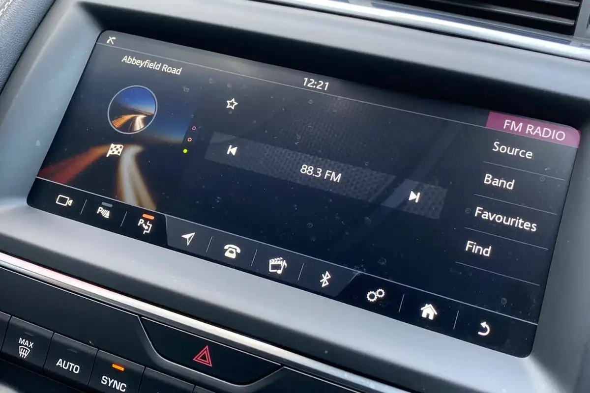 2019-jaguar-e-pace-20-i4d-r-dynamic-se-150ps-awd-auto-big-41