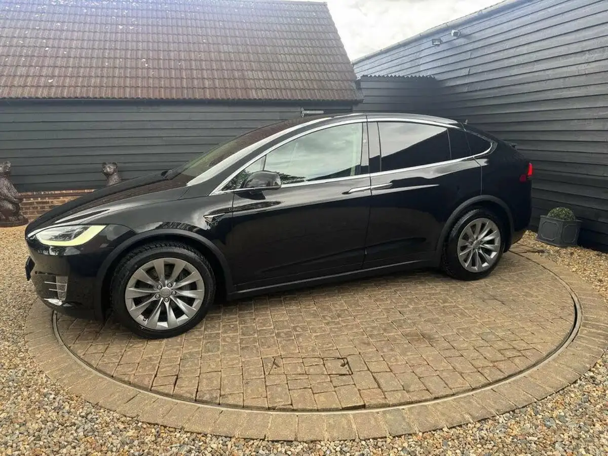 2017-tesla-model-x-e-75d-big-43