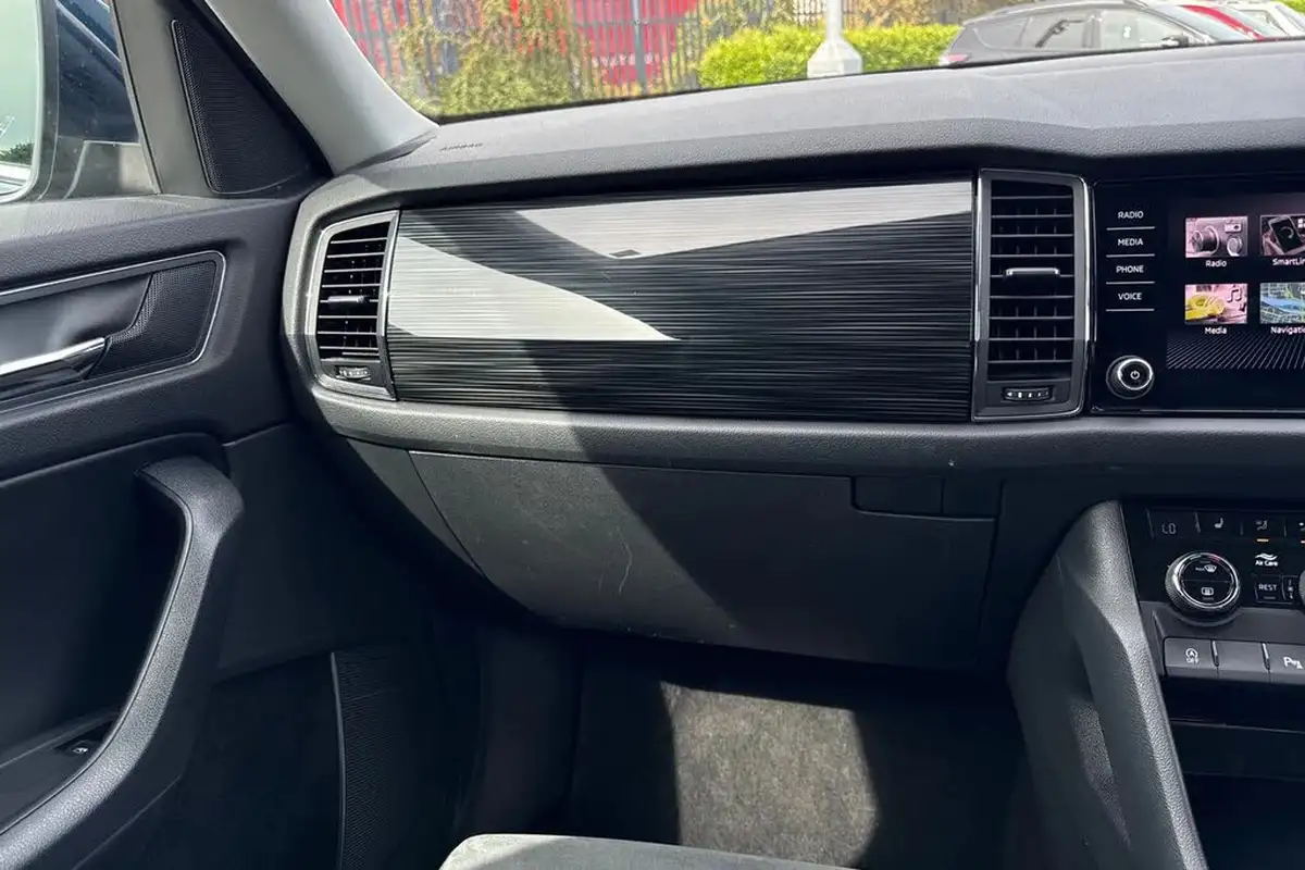 2021-skoda-kodiaq-15-tsi-se-l-dsg-big-19